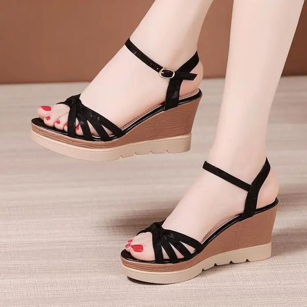 Hot Sale Thick Sole Leather Casual Platform Sandals Women Summer 2024 High Heels Wedges Shoes for Office Beach Mother